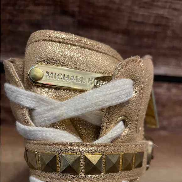 Michael Kors Shoes (kids) - Picture 8 of 11